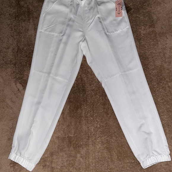 Quality Brand White Joggers - Picture 4 of 6